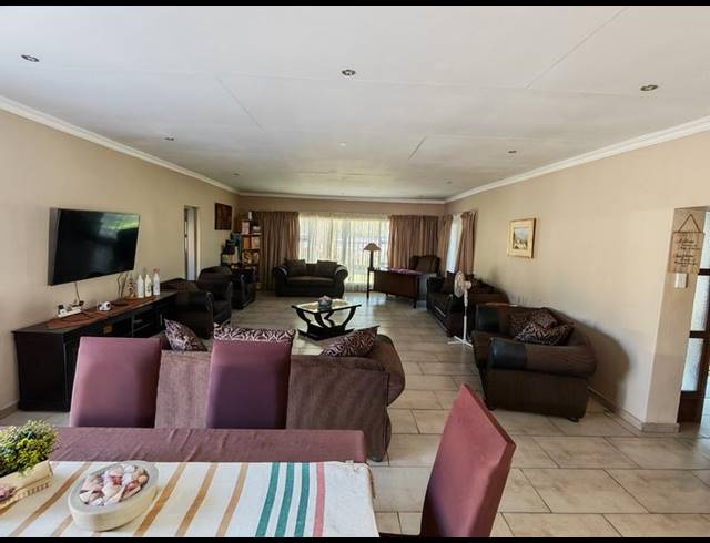 3 BEDROOM HOUSE FOR SALE IN VANDERBIJLPARK SE 1